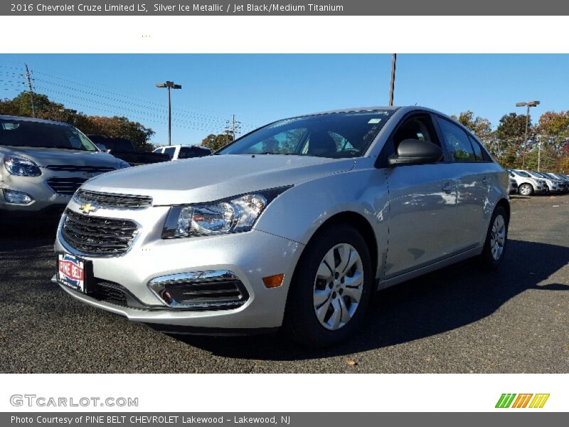 Silver Ice Metallic / Jet Black/Medium Titanium 2016 Chevrolet Cruze Limited LS