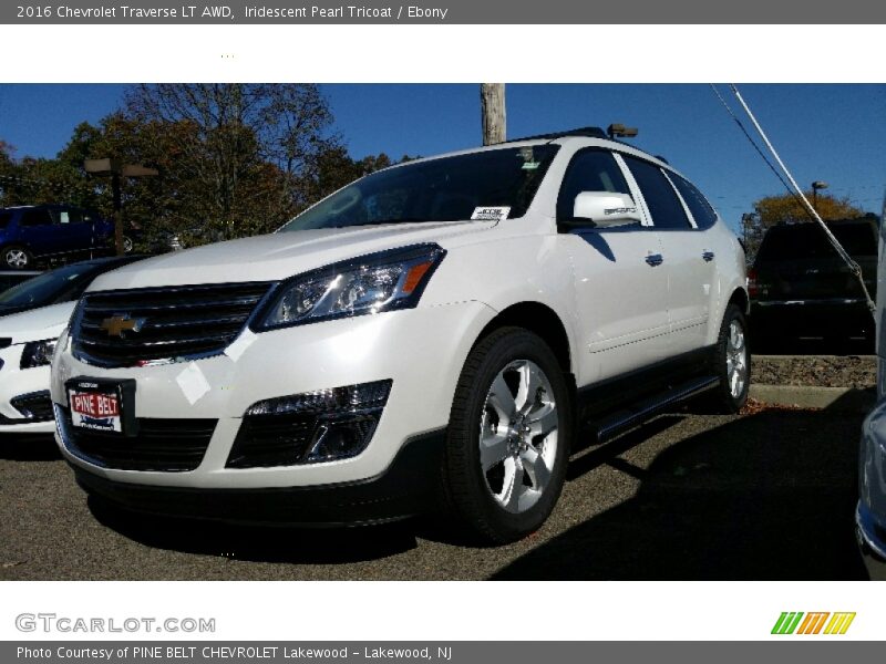 Iridescent Pearl Tricoat / Ebony 2016 Chevrolet Traverse LT AWD