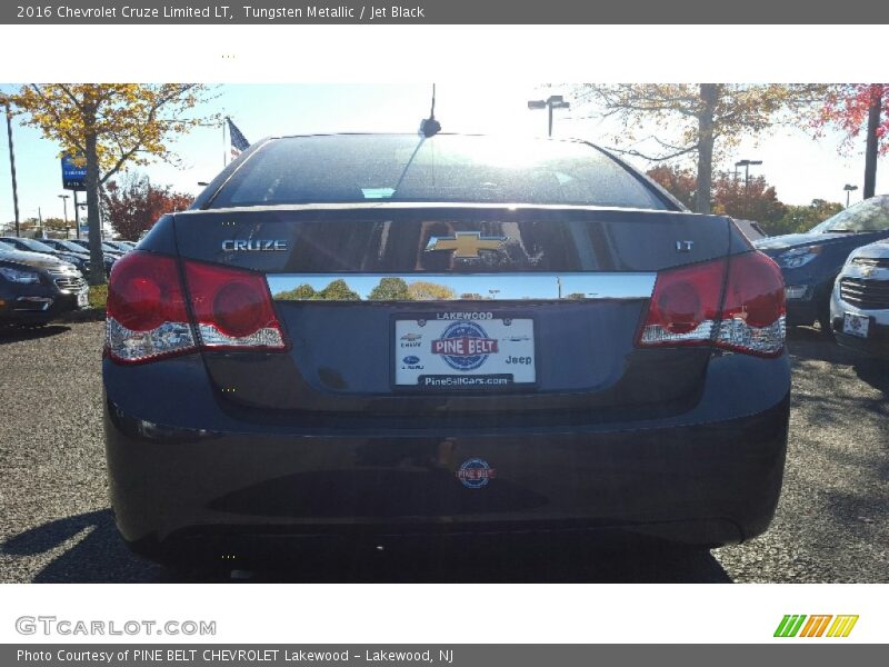 Tungsten Metallic / Jet Black 2016 Chevrolet Cruze Limited LT
