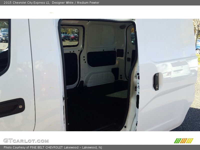 Designer White / Medium Pewter 2015 Chevrolet City Express LS