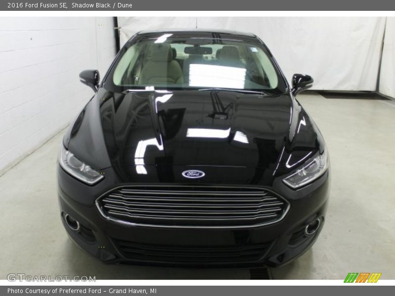 Shadow Black / Dune 2016 Ford Fusion SE