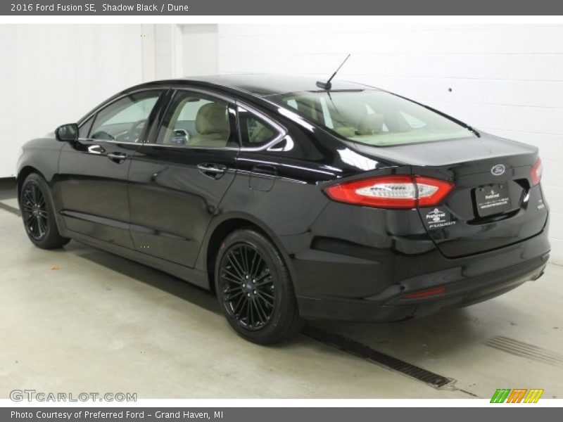 Shadow Black / Dune 2016 Ford Fusion SE