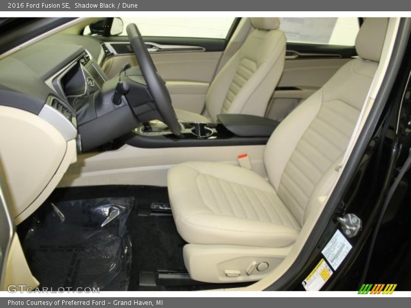 Shadow Black / Dune 2016 Ford Fusion SE