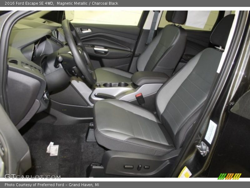 Magnetic Metallic / Charcoal Black 2016 Ford Escape SE 4WD