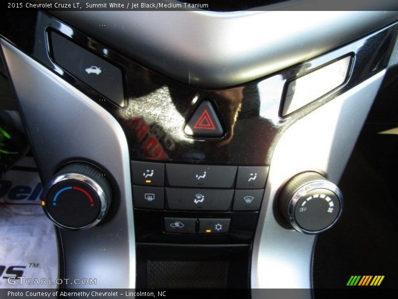 Summit White / Jet Black/Medium Titanium 2015 Chevrolet Cruze LT