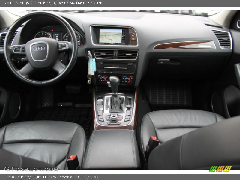 Quartz Grey Metallic / Black 2011 Audi Q5 3.2 quattro