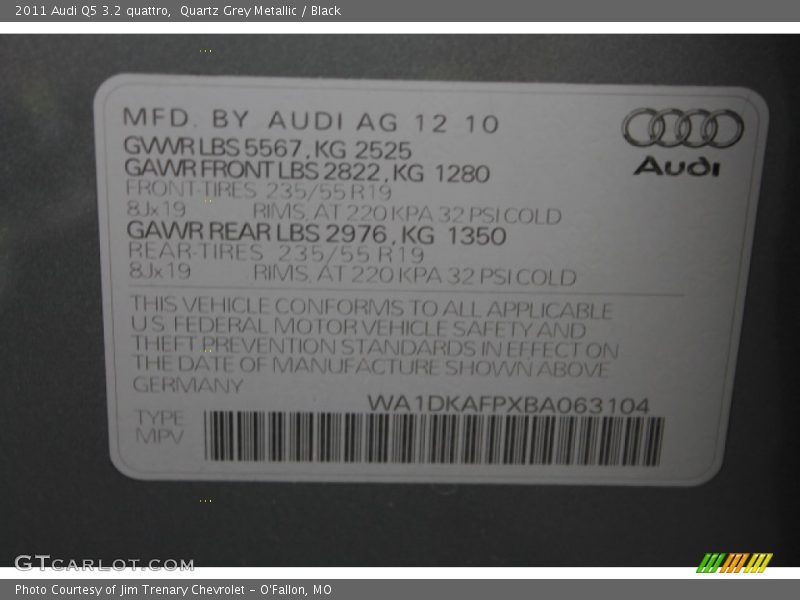 Quartz Grey Metallic / Black 2011 Audi Q5 3.2 quattro