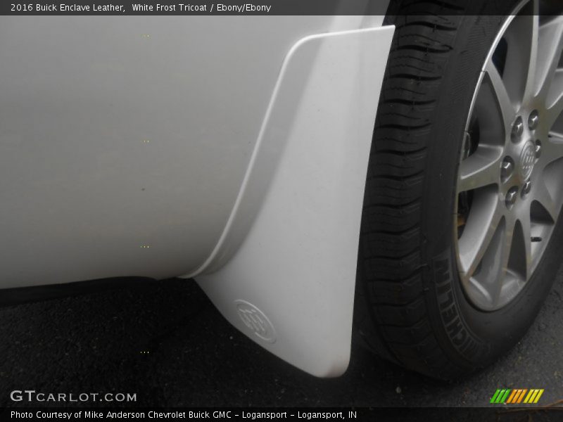 White Frost Tricoat / Ebony/Ebony 2016 Buick Enclave Leather
