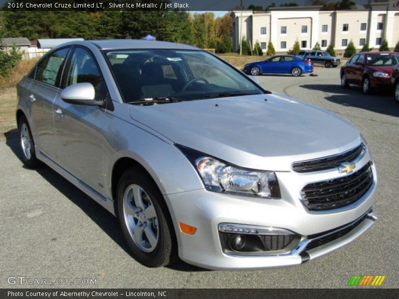 Silver Ice Metallic / Jet Black 2016 Chevrolet Cruze Limited LT