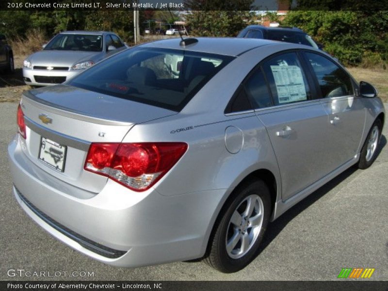 Silver Ice Metallic / Jet Black 2016 Chevrolet Cruze Limited LT