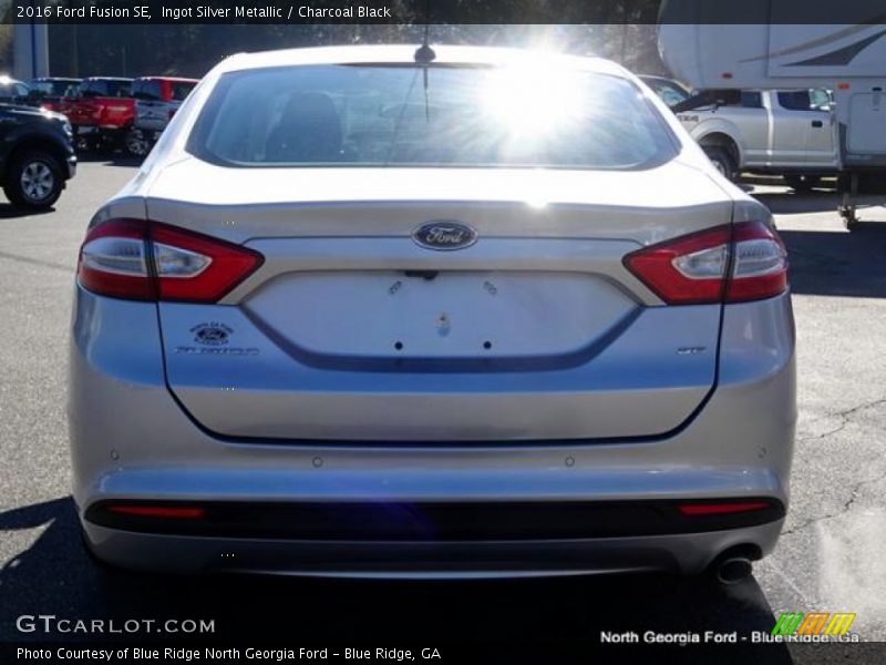 Ingot Silver Metallic / Charcoal Black 2016 Ford Fusion SE