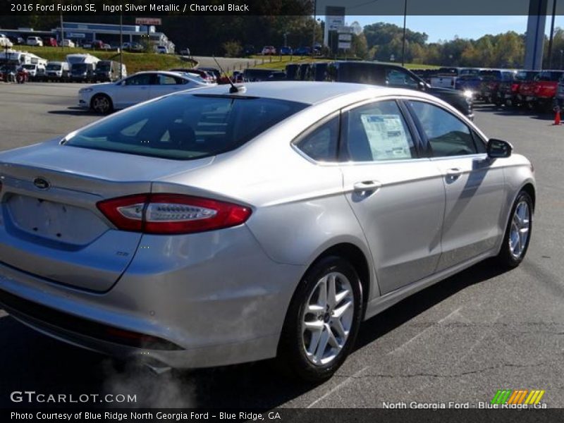 Ingot Silver Metallic / Charcoal Black 2016 Ford Fusion SE