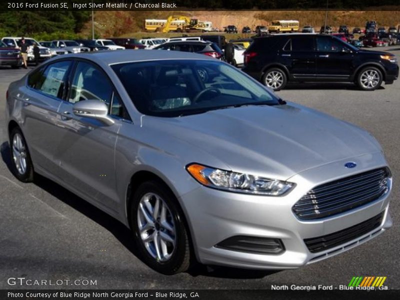 Ingot Silver Metallic / Charcoal Black 2016 Ford Fusion SE