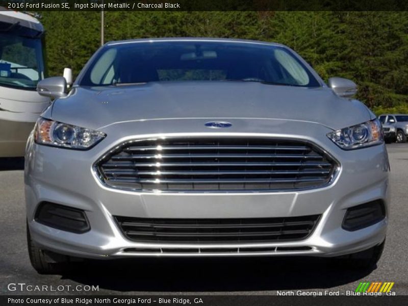 Ingot Silver Metallic / Charcoal Black 2016 Ford Fusion SE