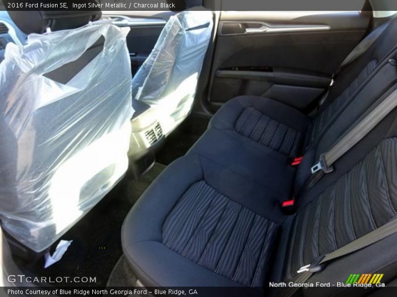 Ingot Silver Metallic / Charcoal Black 2016 Ford Fusion SE