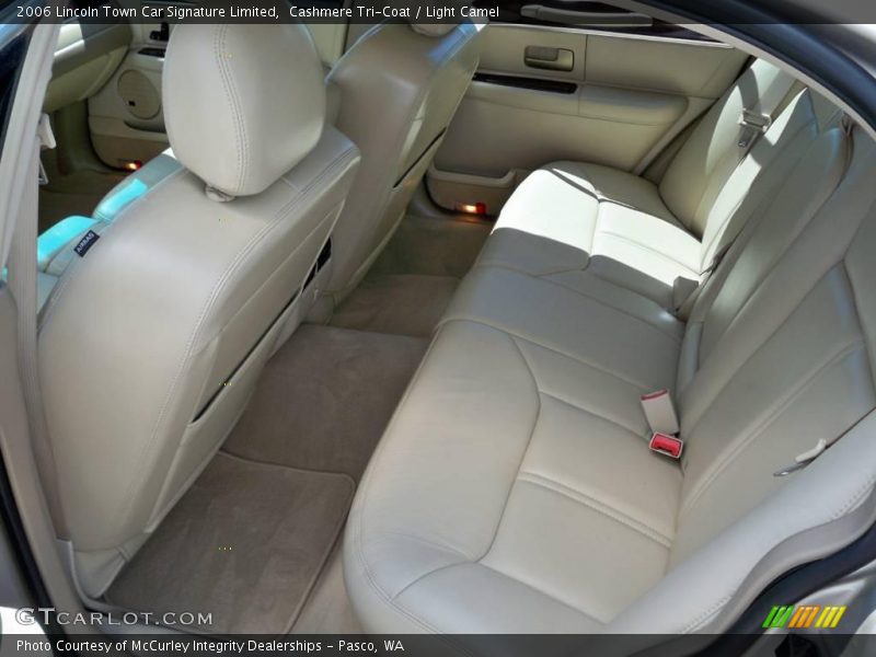 Cashmere Tri-Coat / Light Camel 2006 Lincoln Town Car Signature Limited