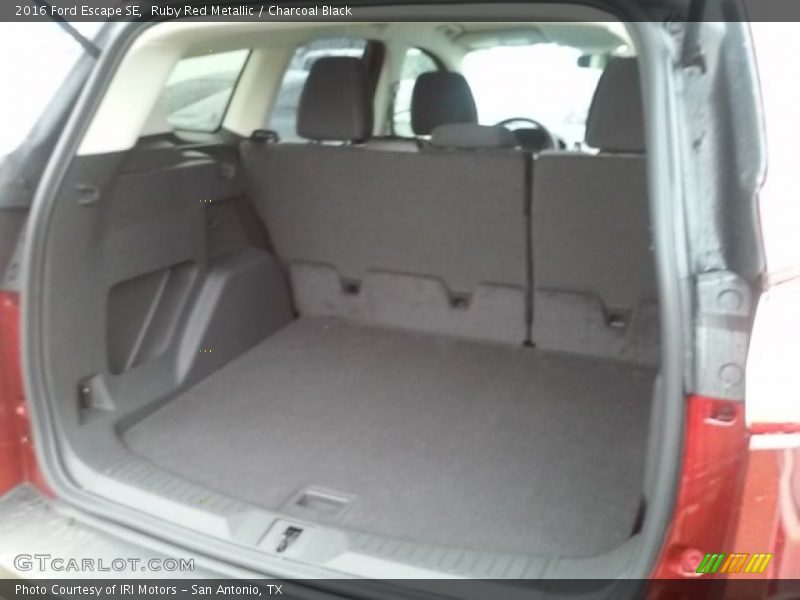 Ruby Red Metallic / Charcoal Black 2016 Ford Escape SE