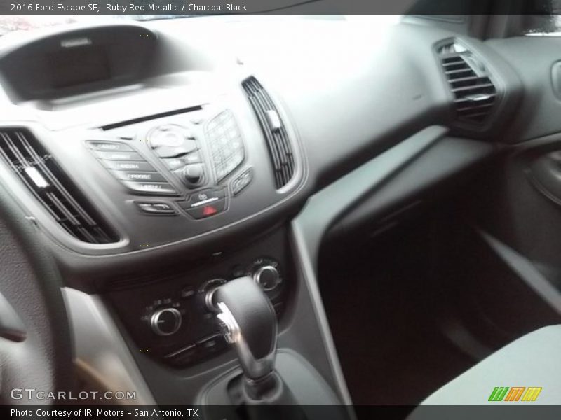 Ruby Red Metallic / Charcoal Black 2016 Ford Escape SE