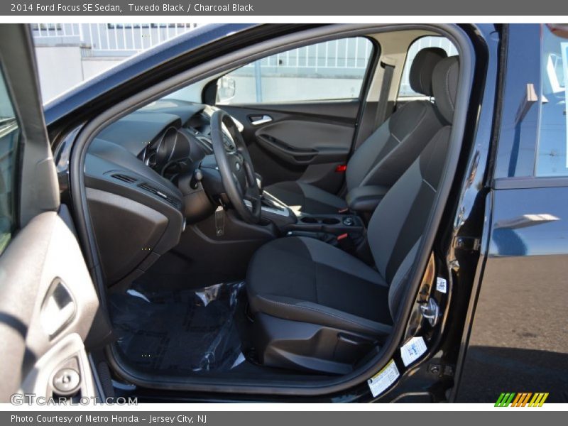 Tuxedo Black / Charcoal Black 2014 Ford Focus SE Sedan