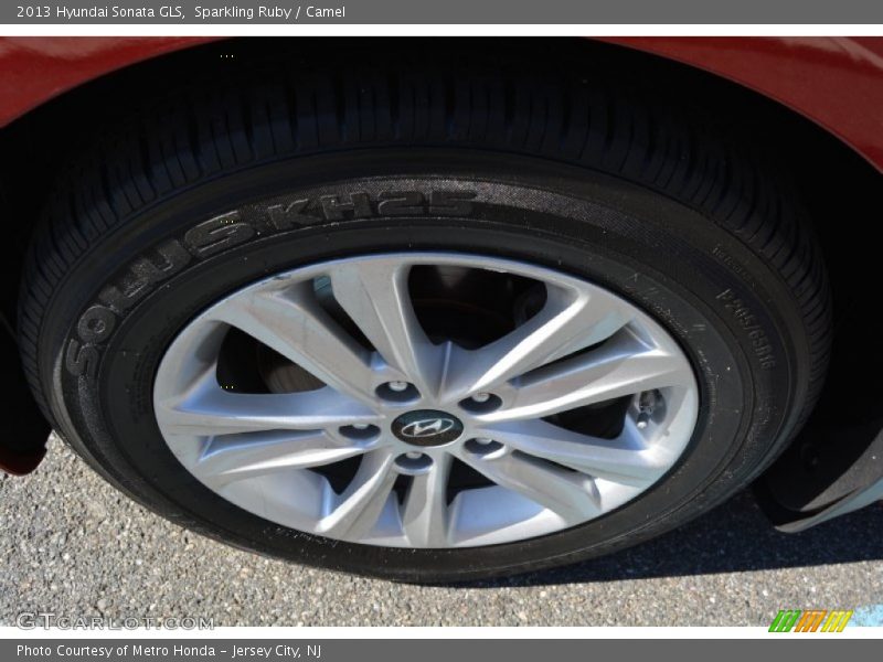 Sparkling Ruby / Camel 2013 Hyundai Sonata GLS