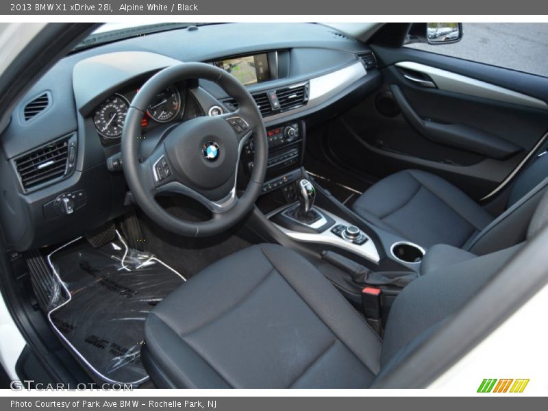 Alpine White / Black 2013 BMW X1 xDrive 28i