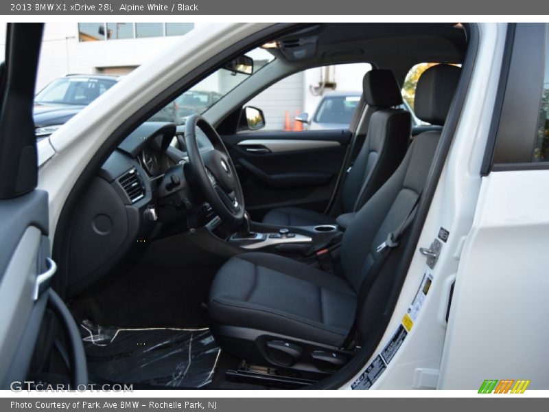 Alpine White / Black 2013 BMW X1 xDrive 28i