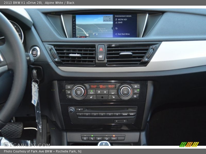 Alpine White / Black 2013 BMW X1 xDrive 28i