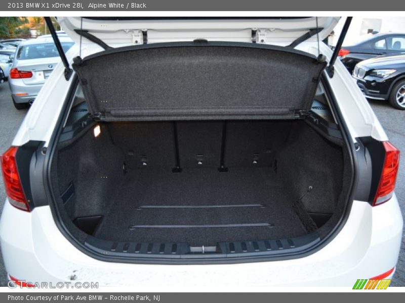 Alpine White / Black 2013 BMW X1 xDrive 28i