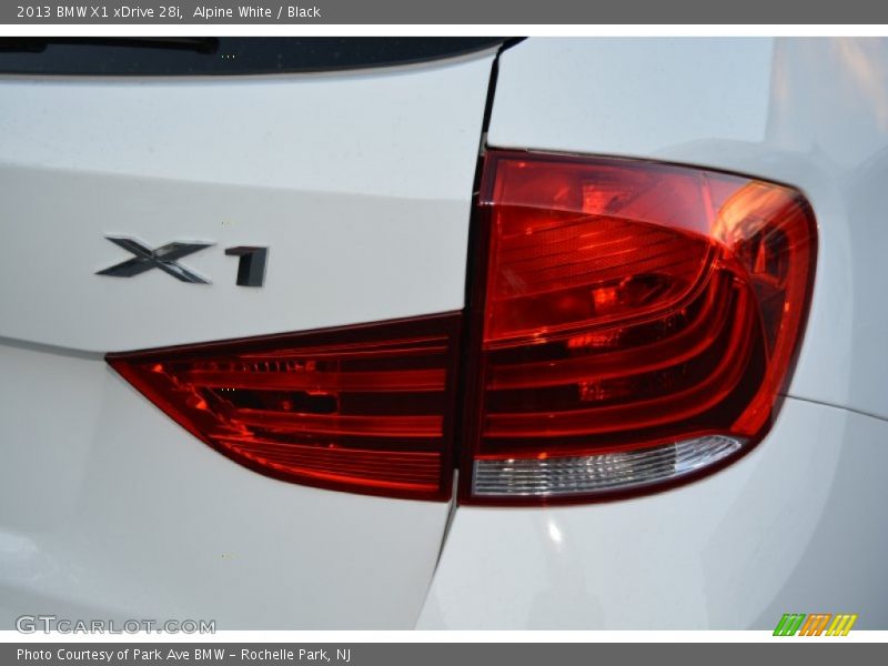 Alpine White / Black 2013 BMW X1 xDrive 28i