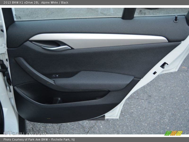 Alpine White / Black 2013 BMW X1 xDrive 28i