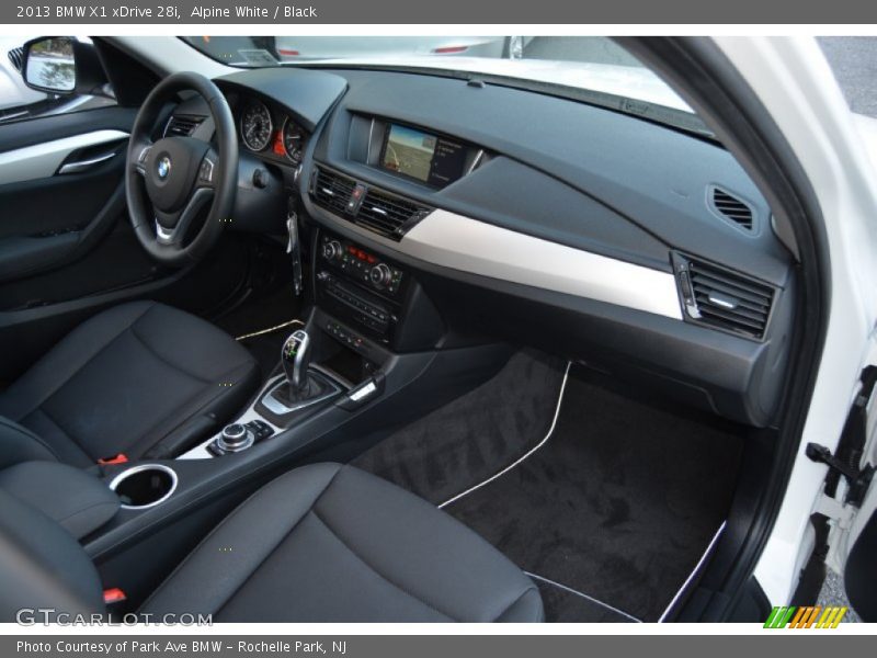 Alpine White / Black 2013 BMW X1 xDrive 28i