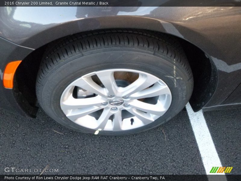 Granite Crystal Metallic / Black 2016 Chrysler 200 Limited