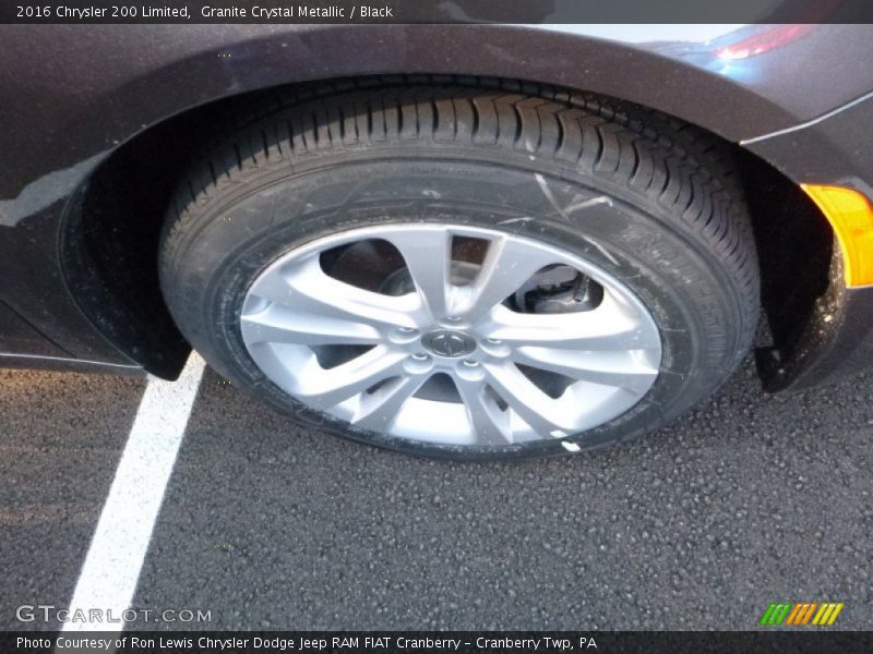 Granite Crystal Metallic / Black 2016 Chrysler 200 Limited