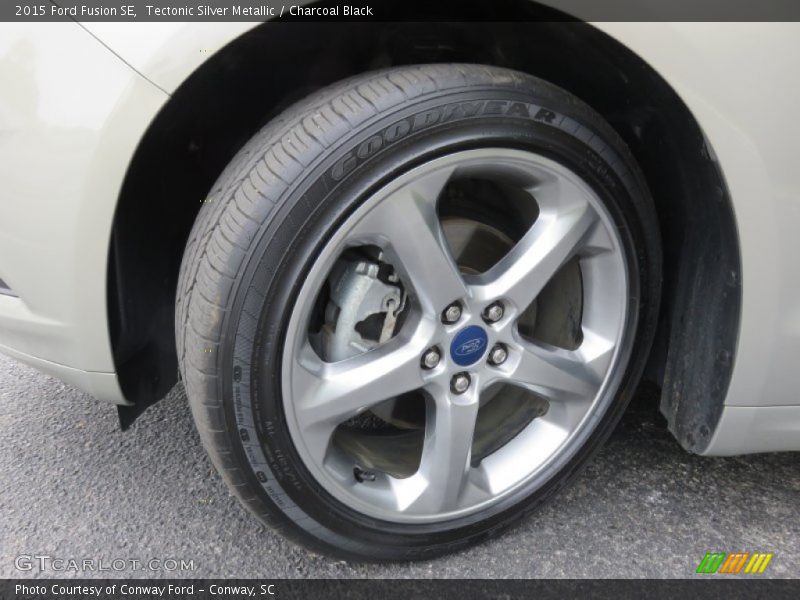 Tectonic Silver Metallic / Charcoal Black 2015 Ford Fusion SE