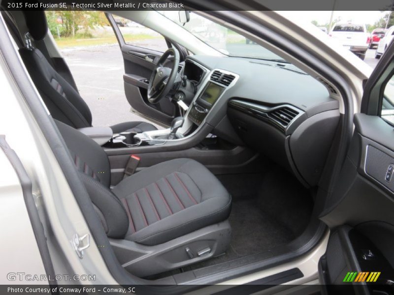 Tectonic Silver Metallic / Charcoal Black 2015 Ford Fusion SE