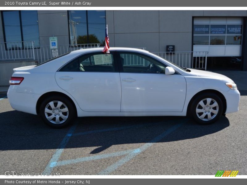 Super White / Ash Gray 2010 Toyota Camry LE