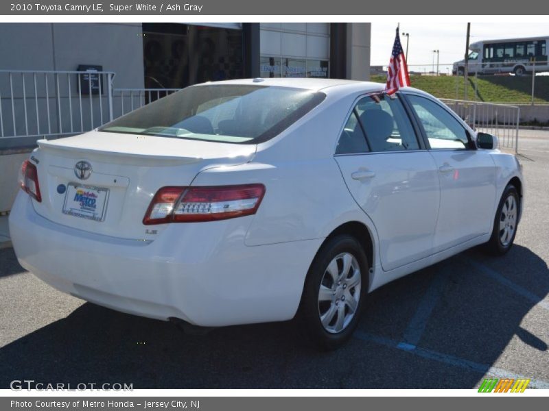 Super White / Ash Gray 2010 Toyota Camry LE