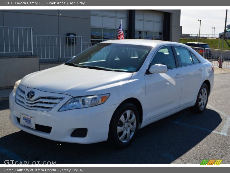 Super White / Ash Gray 2010 Toyota Camry LE