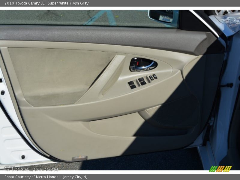 Super White / Ash Gray 2010 Toyota Camry LE