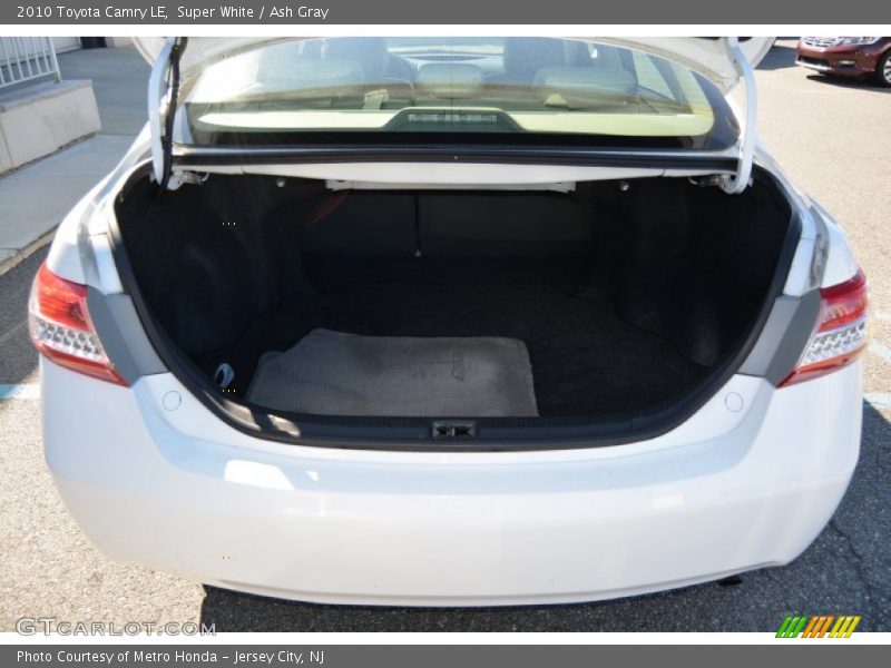 Super White / Ash Gray 2010 Toyota Camry LE