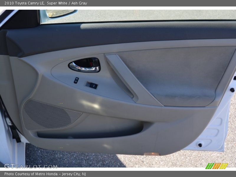 Super White / Ash Gray 2010 Toyota Camry LE