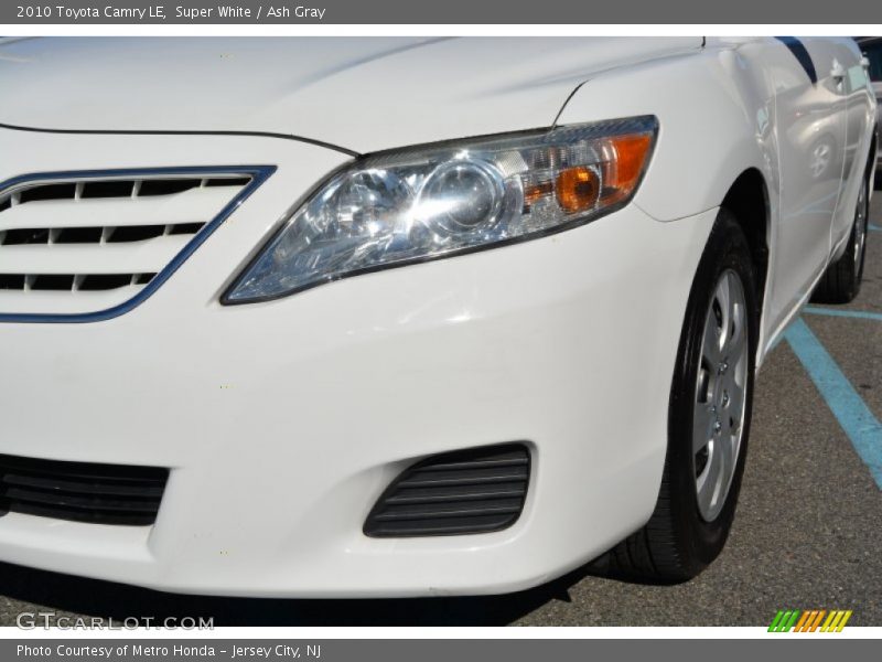 Super White / Ash Gray 2010 Toyota Camry LE