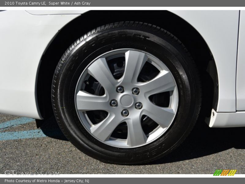 Super White / Ash Gray 2010 Toyota Camry LE