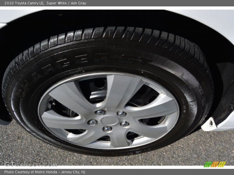 Super White / Ash Gray 2010 Toyota Camry LE