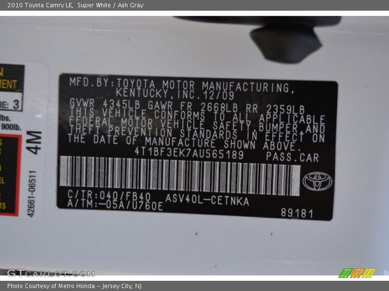 Super White / Ash Gray 2010 Toyota Camry LE