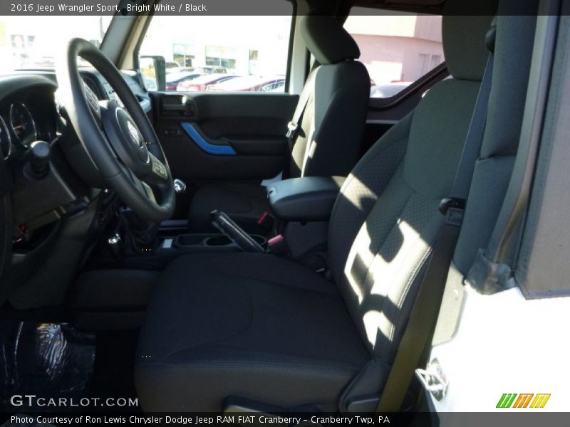 Bright White / Black 2016 Jeep Wrangler Sport