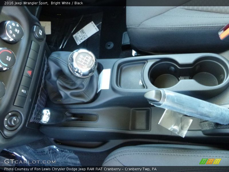 Bright White / Black 2016 Jeep Wrangler Sport
