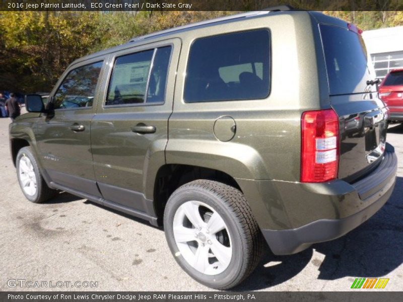 ECO Green Pearl / Dark Slate Gray 2016 Jeep Patriot Latitude
