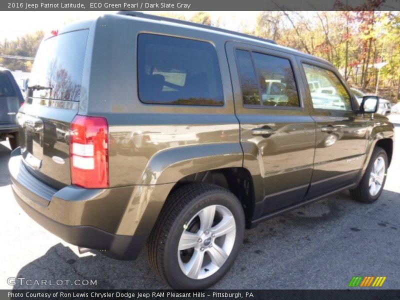 ECO Green Pearl / Dark Slate Gray 2016 Jeep Patriot Latitude