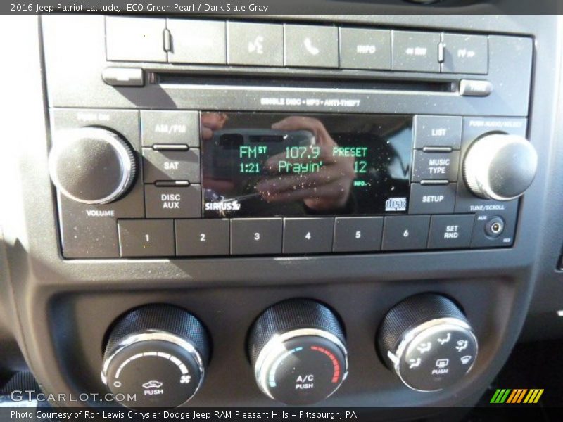 ECO Green Pearl / Dark Slate Gray 2016 Jeep Patriot Latitude